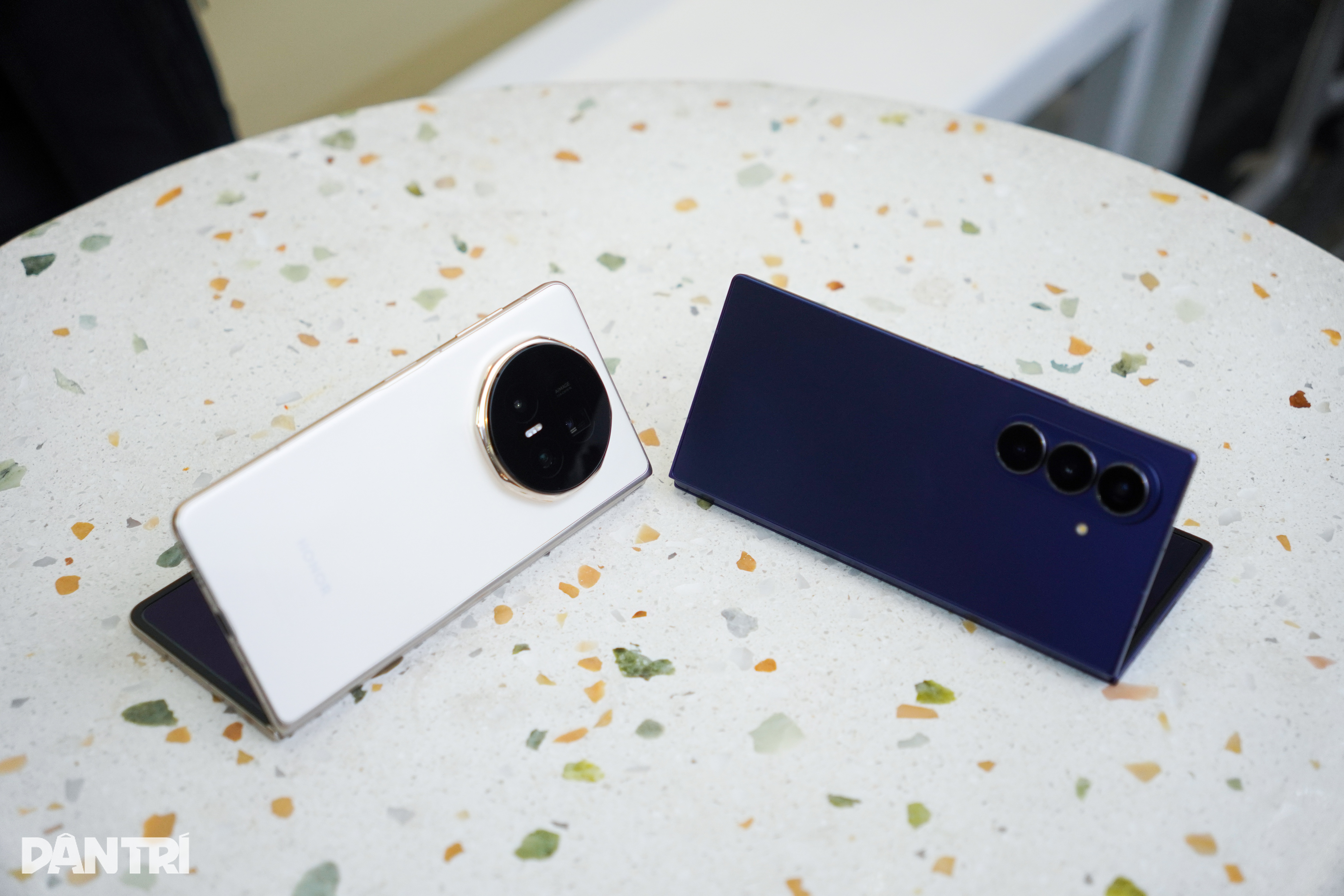 Giá Galaxy Z Fold7 giảm hơn chục triệu đồng sau một năm lên kệ - 2