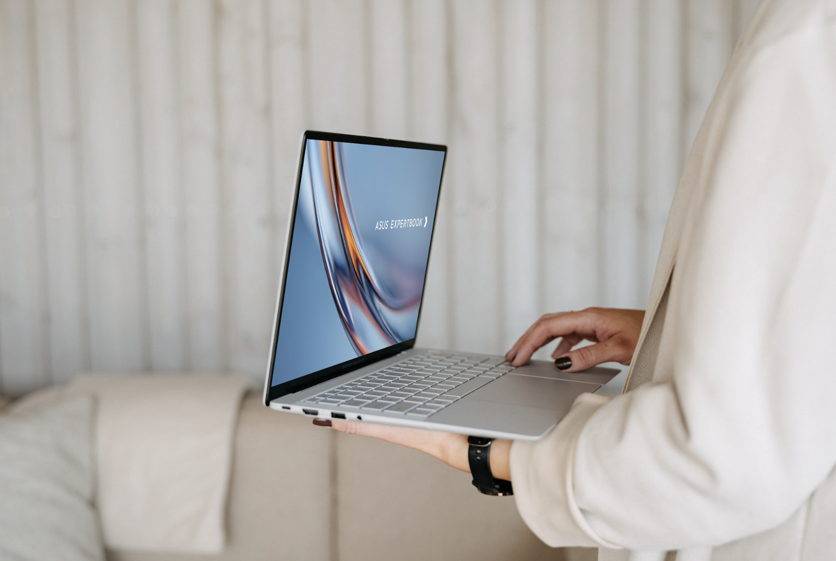 ASUS ExpertBook Ultra: Laptop 100 triệu đồng dành cho nhà điều hành - 4