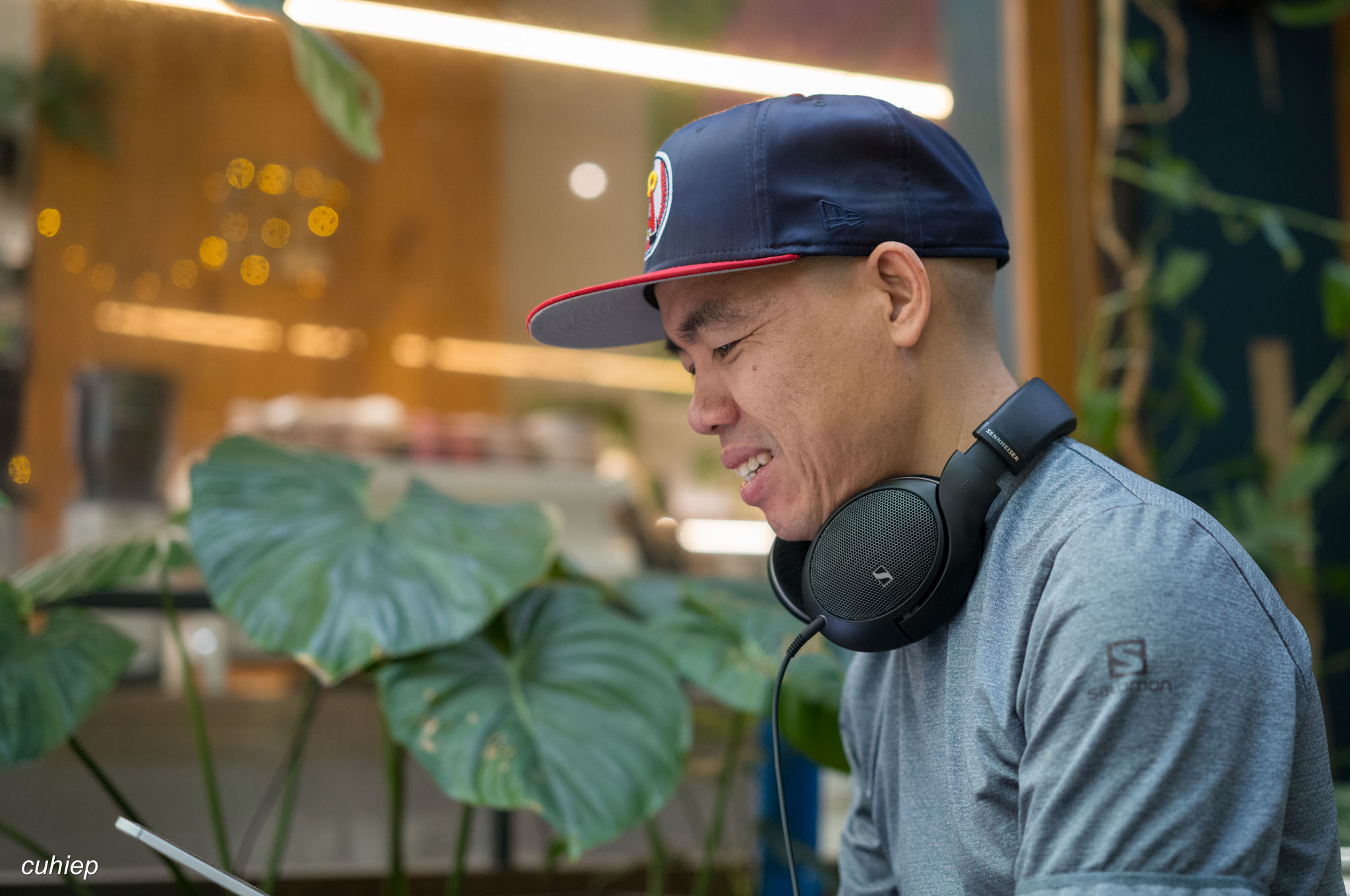 Trải nghiệm Sennheiser HD 505, HD 550: nhẹ nhàng, thoải mái, chơi nhạc hay
