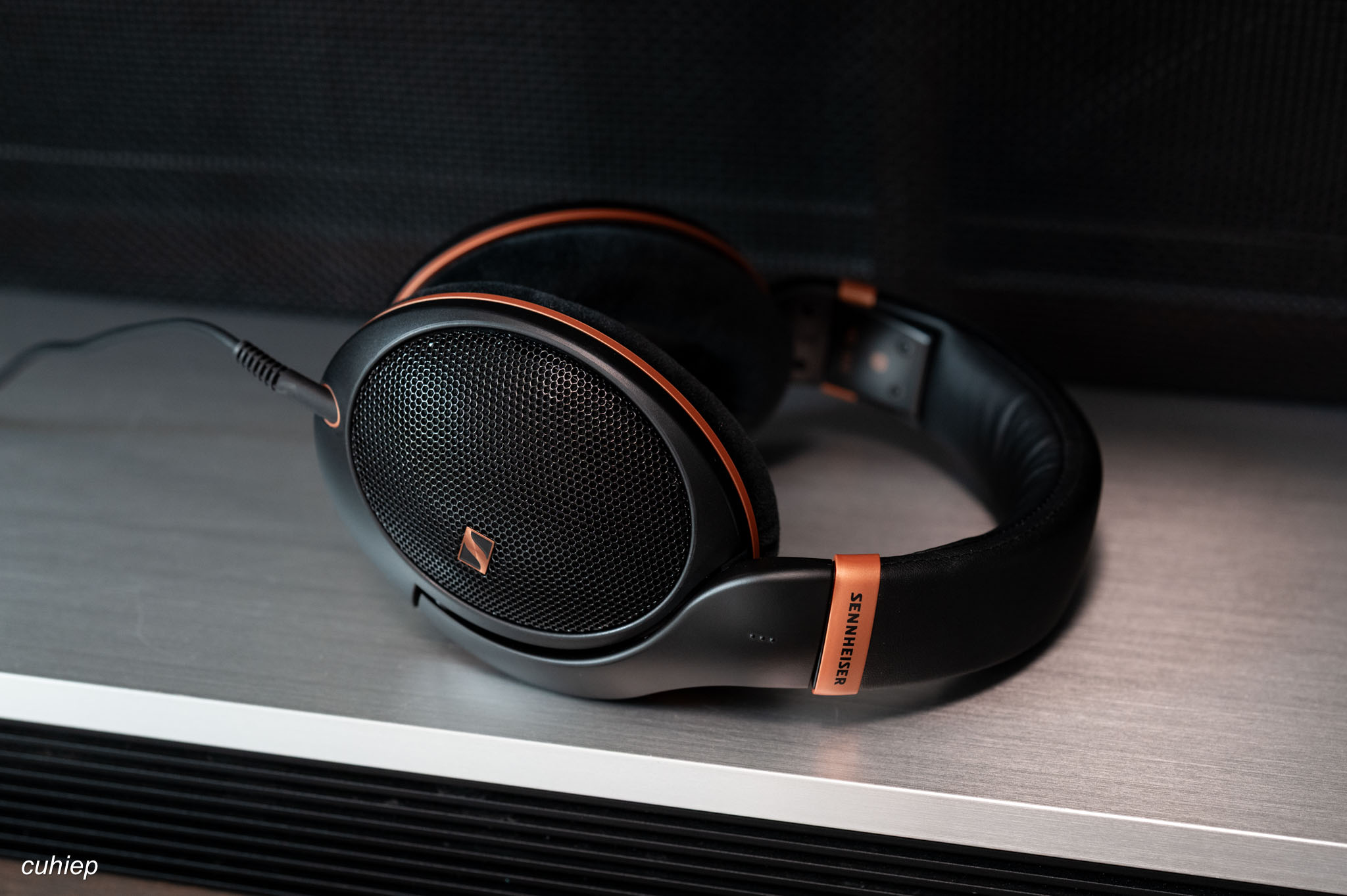 Sennheiser-HD505-HD550-Tinhte-cuhiep-01.jpg