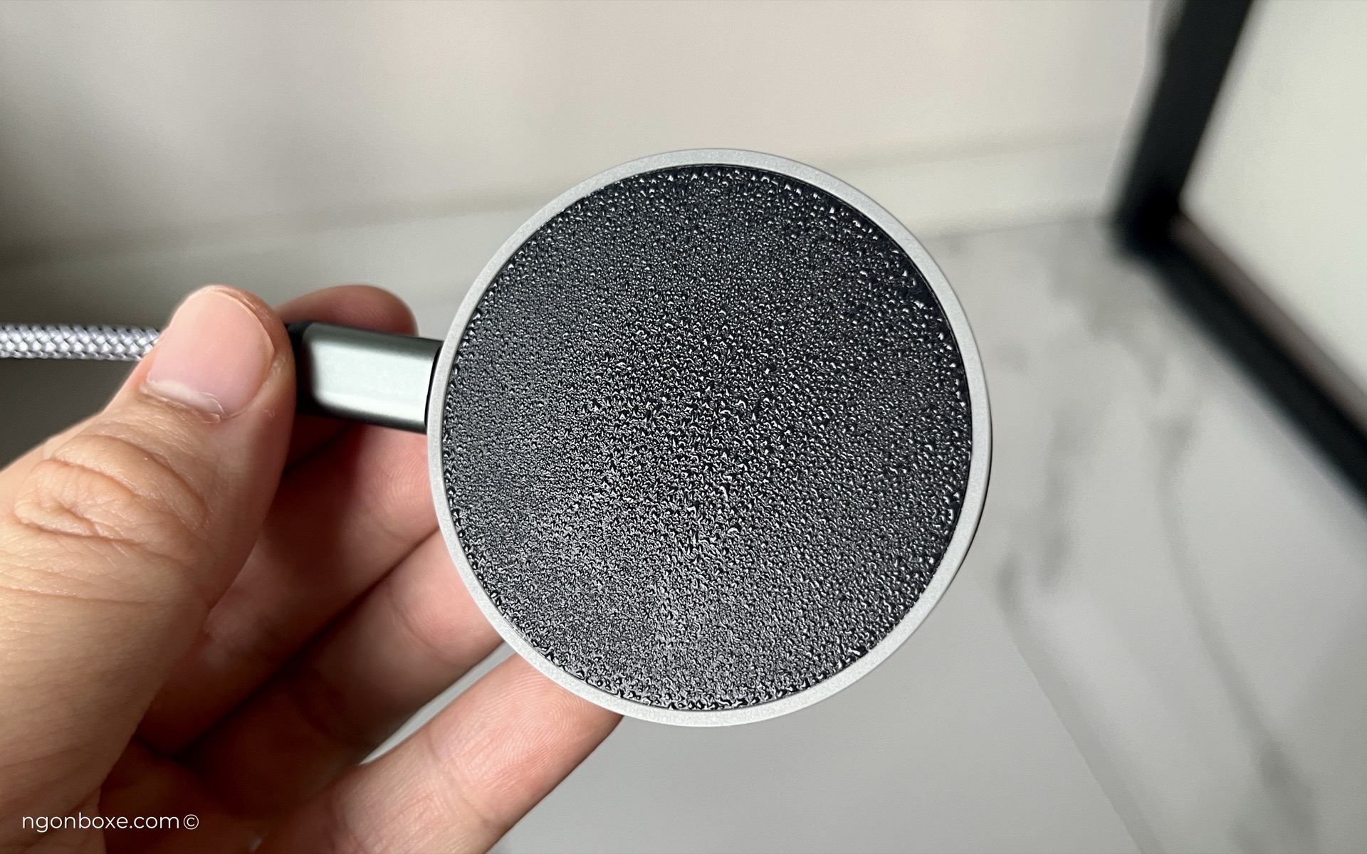 tan-nhiet-dien-thoai-nam-cham-magsafe-hagibis-16.JPG