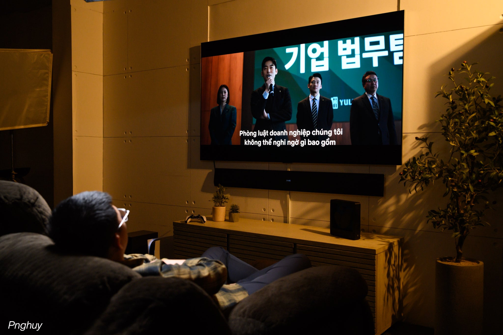 tinhte-huy-tren-tay-tv-LG-OLED-AI-evo-G5-45.jpg