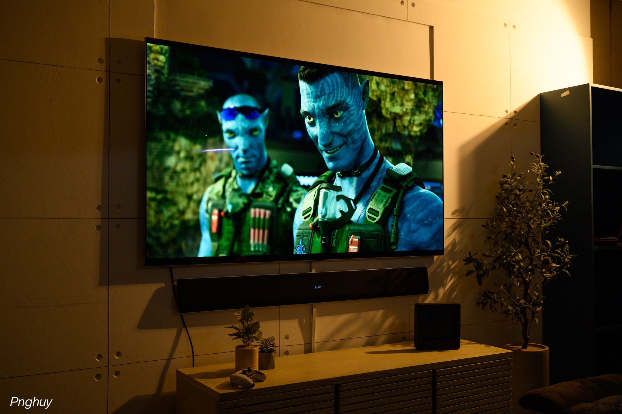tinhte-huy-tren-tay-tv-LG-OLED-AI-evo-G5-40.jpg