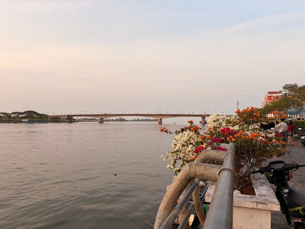 Cầu cảng Hà Tiên.JPG