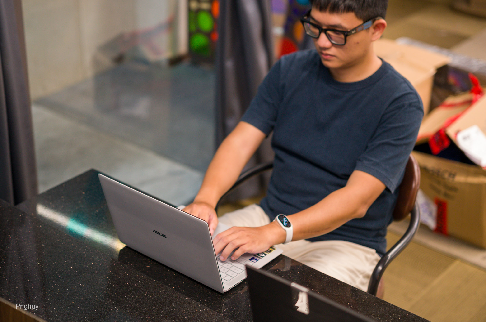 tinhte-huy-tren-tay-laptop-ASUS-ExpertBook-Ultra-47.jpg
