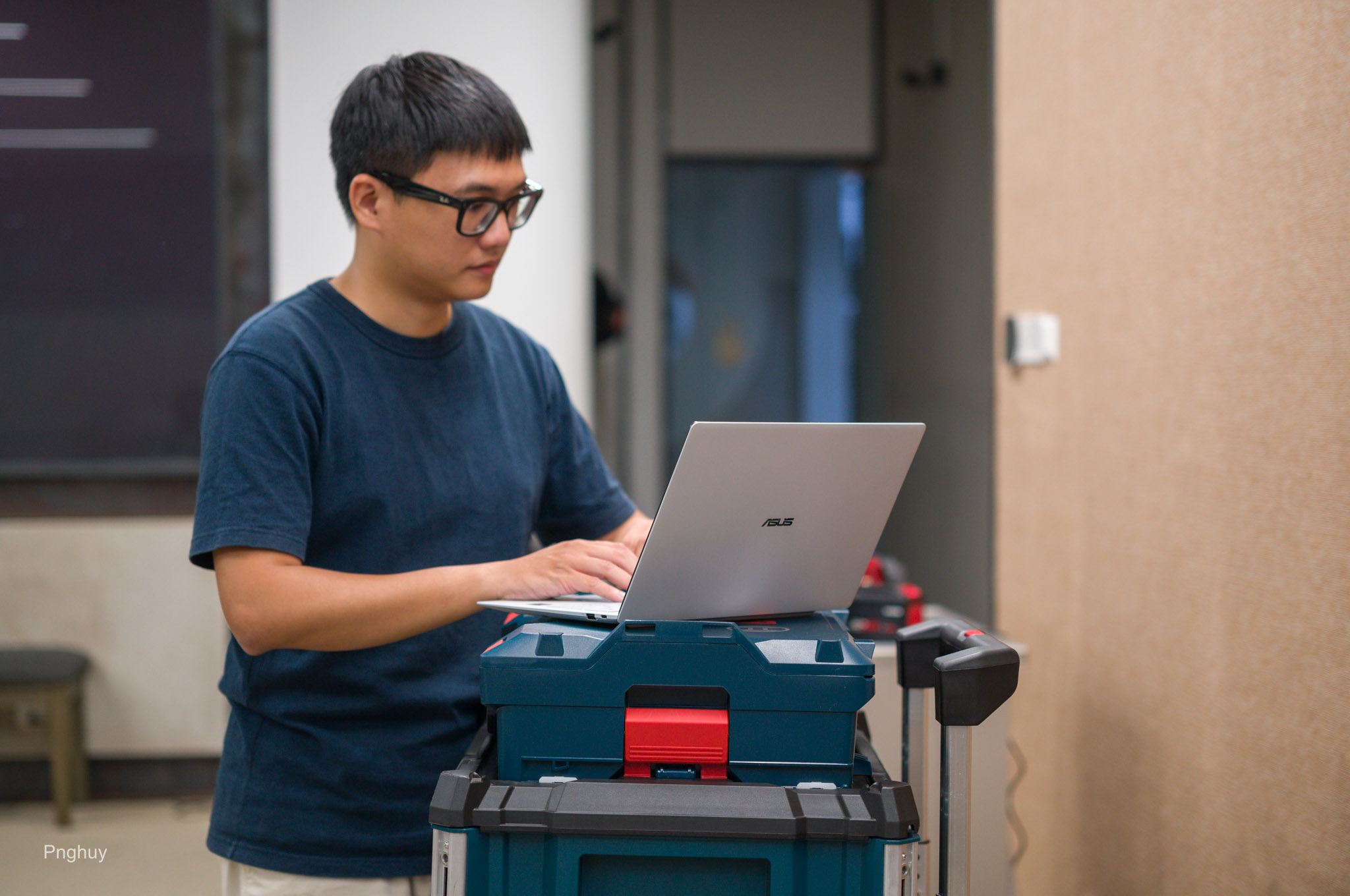 tinhte-huy-tren-tay-laptop-ASUS-ExpertBook-Ultra-28.jpg