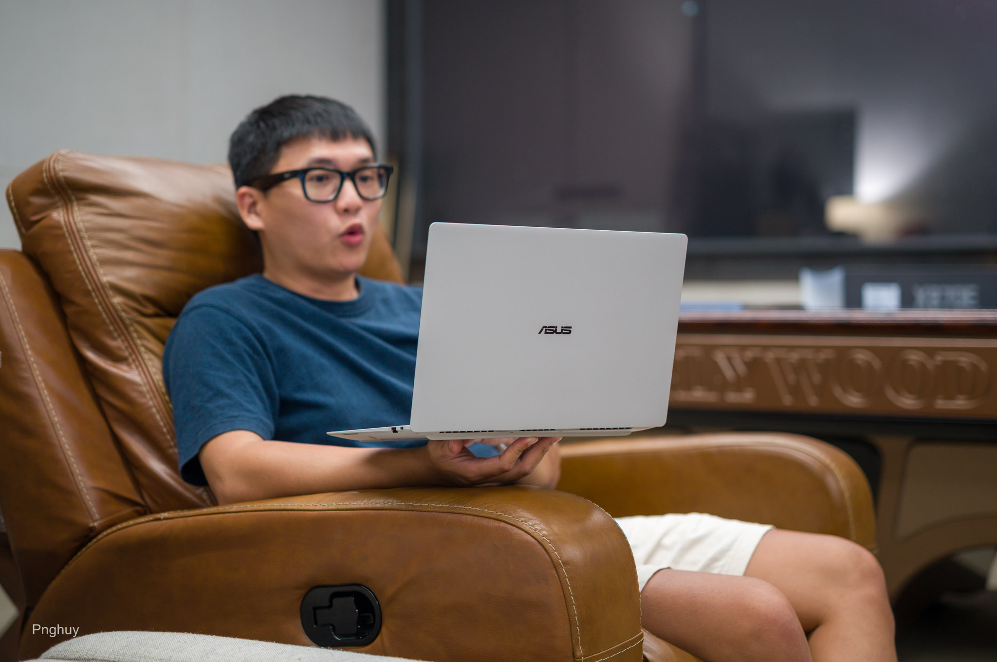 tinhte-huy-tren-tay-laptop-ASUS-ExpertBook-Ultra-30.jpg
