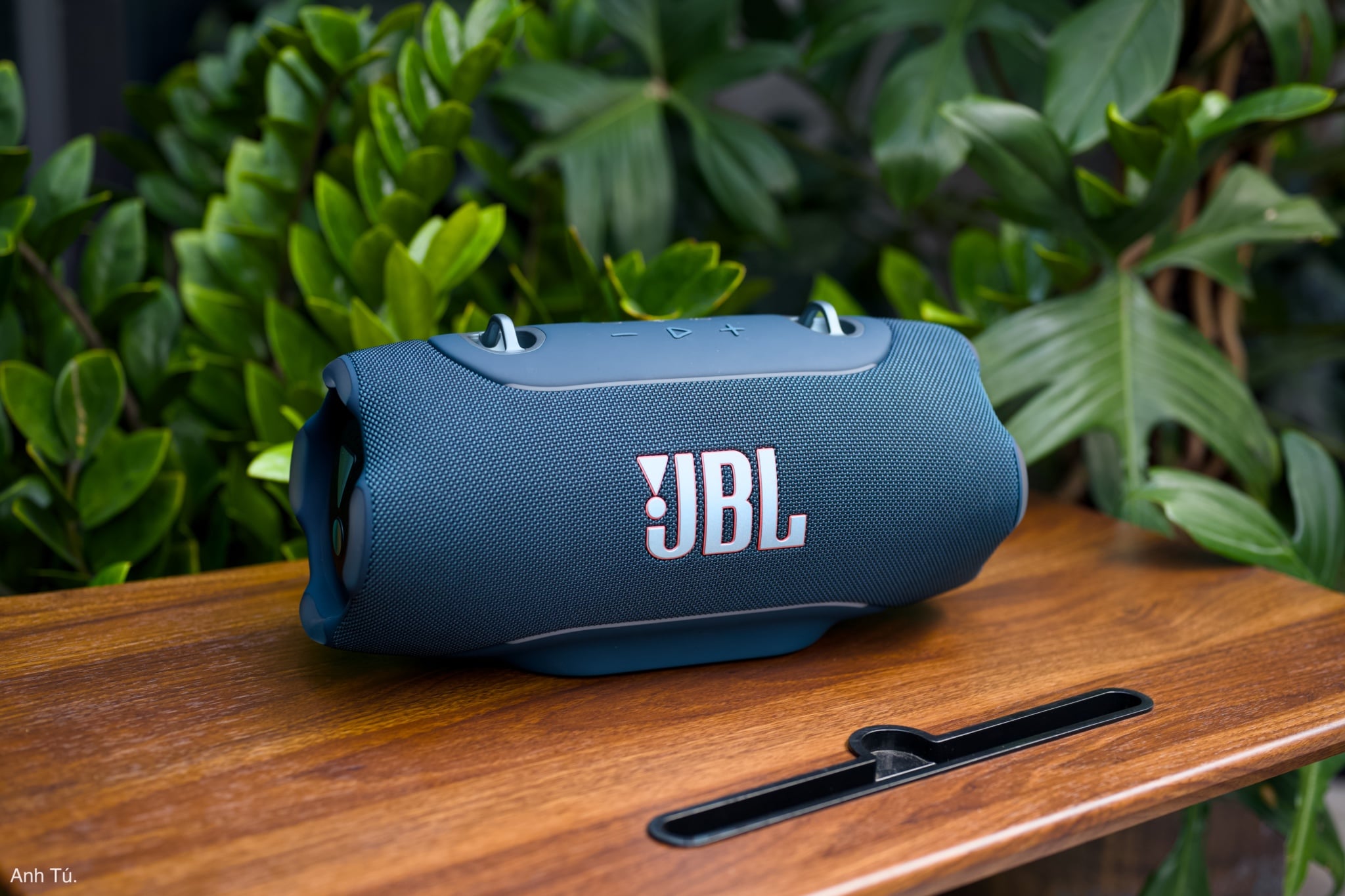 Trải nghiệm JBL Xtreme 5: Cải tiến dải đèn mới, chất âm sạch và siêu bền bỉ