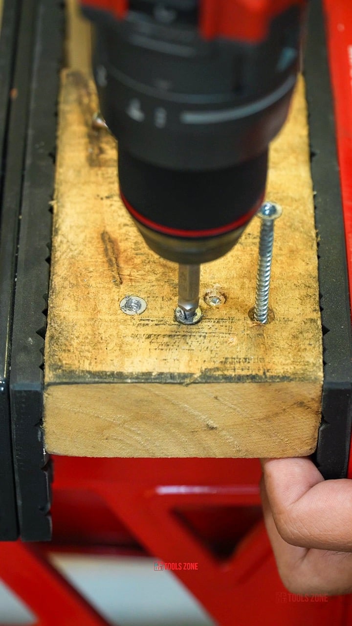 toolszone-milwaukee-mo-oc-loe-dau-00007.jpeg