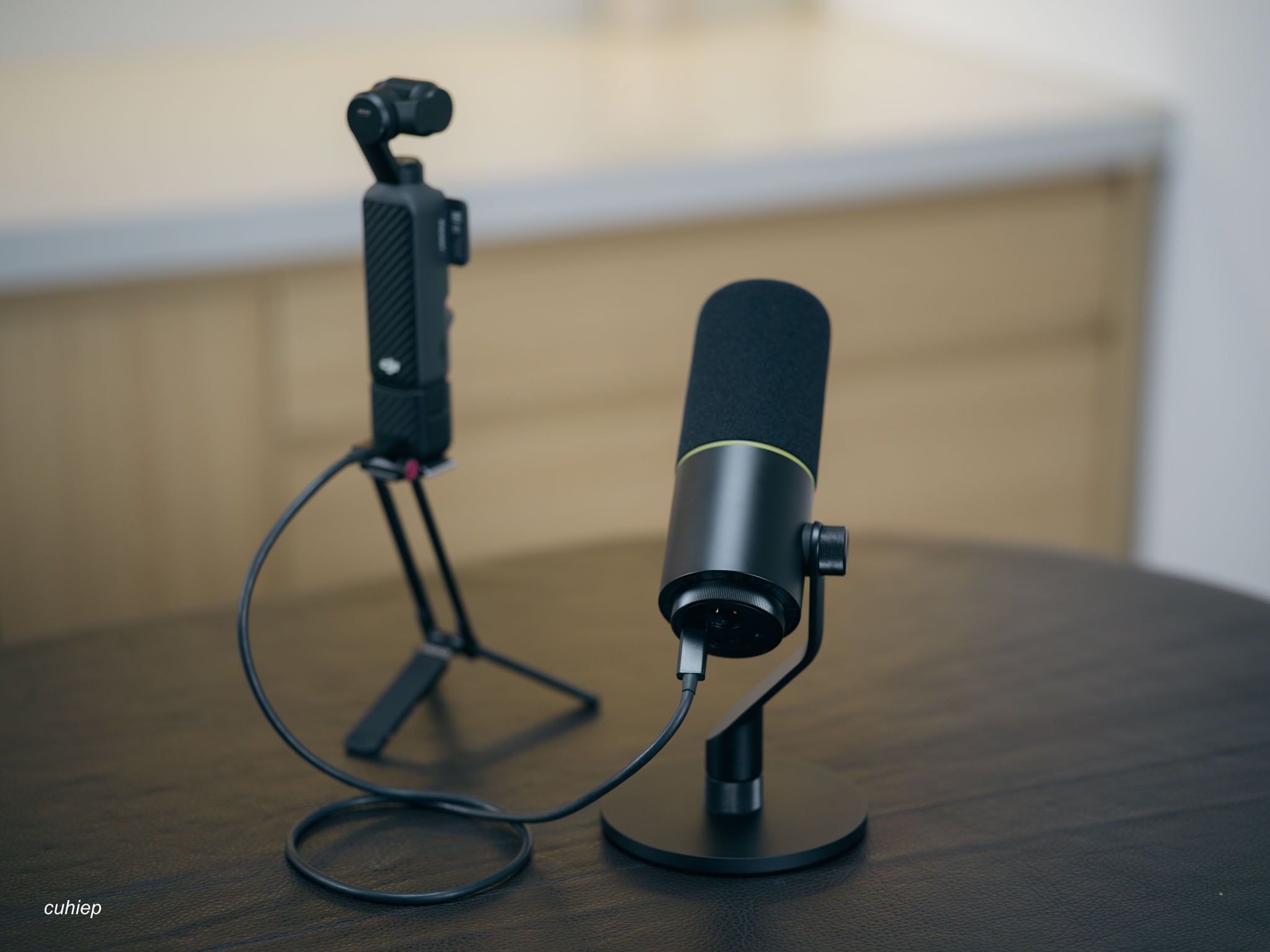 DJI-Pocket4-Razer-Seiren-V3-Pro-Tinhte-cuhiep-11.jpg