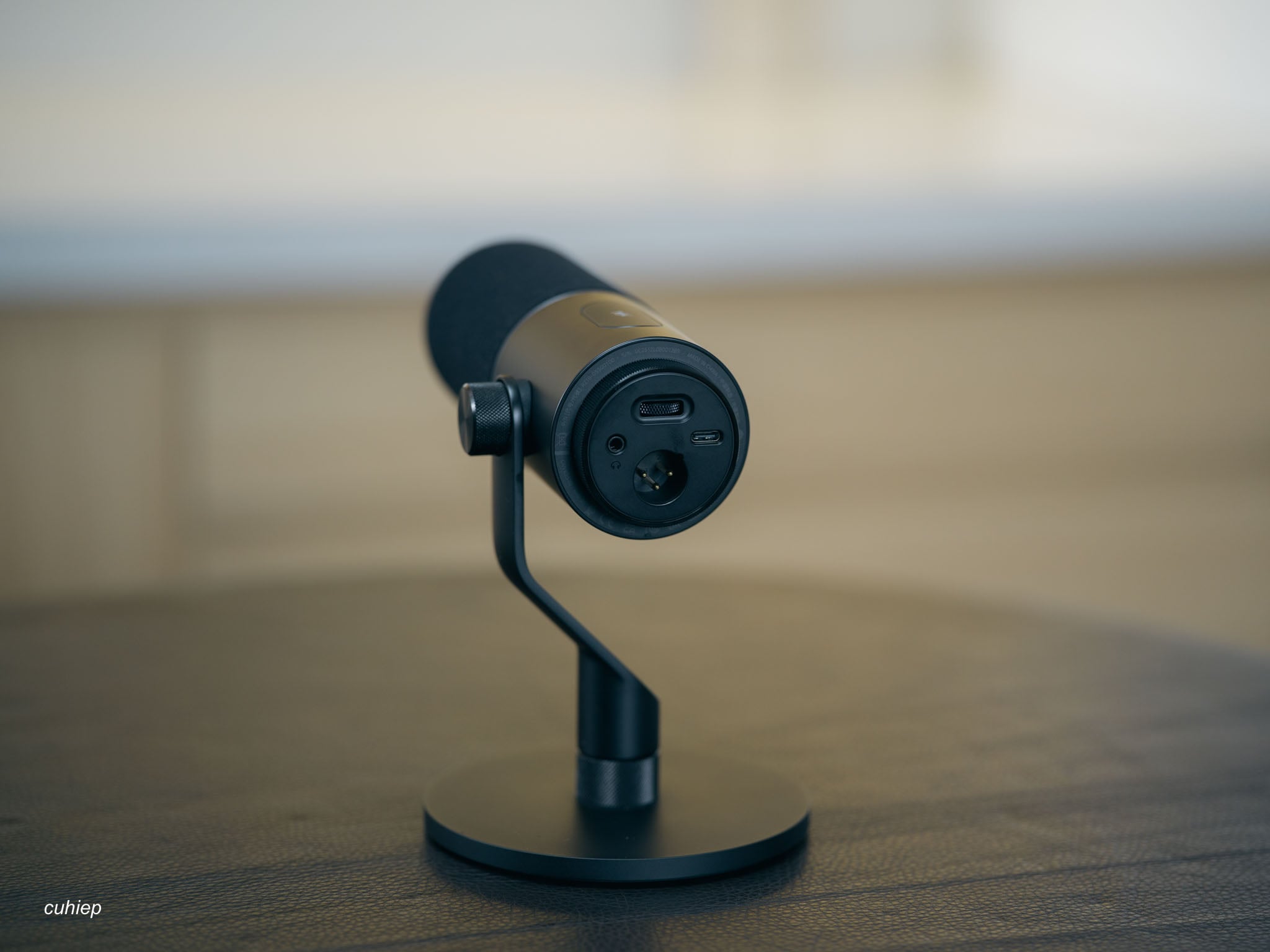 DJI-Pocket4-Razer-Seiren-V3-Pro-Tinhte-cuhiep-4.jpg