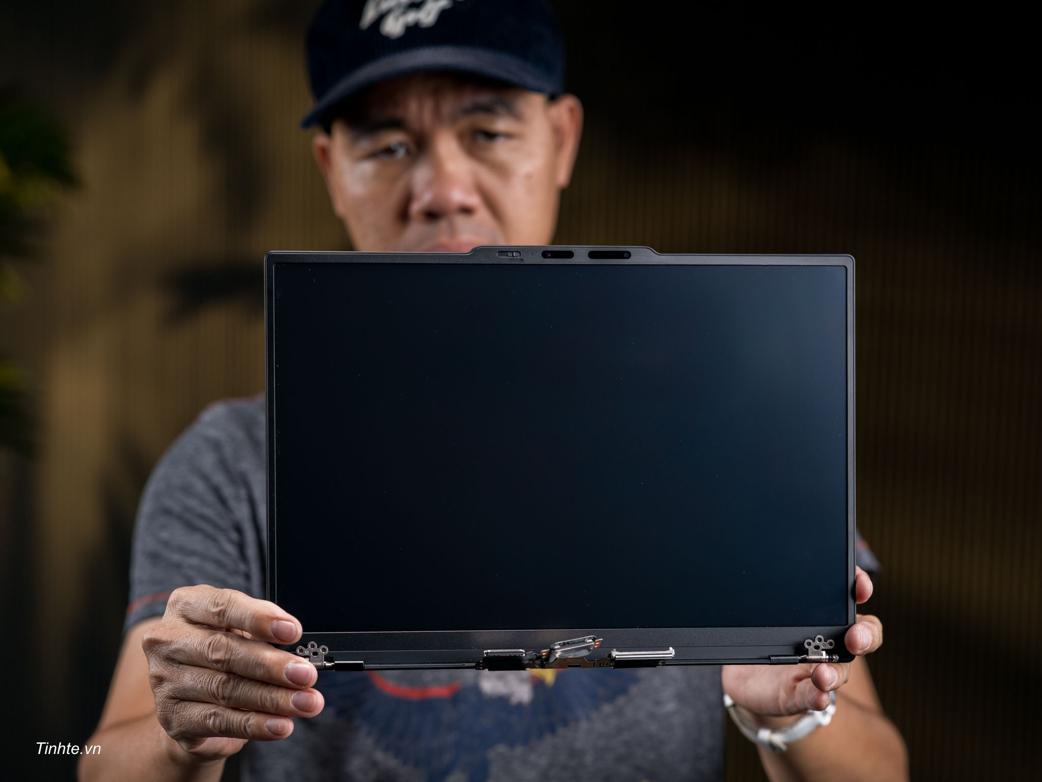 Lenovo-thinkpad-carbon-x1-gen14-aura-editino-teardown-tinhte-cuhiep-45.jpg