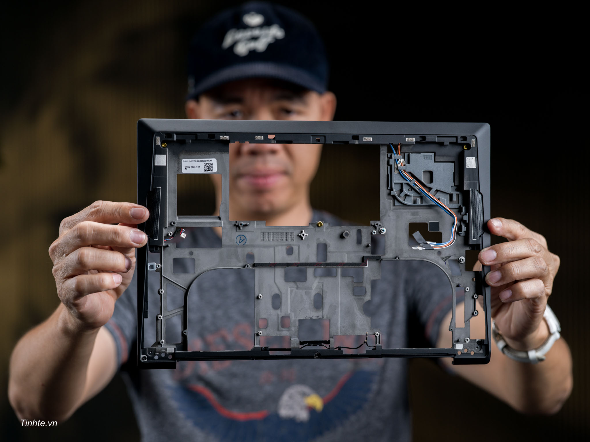 Lenovo-thinkpad-carbon-x1-gen14-aura-editino-teardown-tinhte-cuhiep-40.jpg