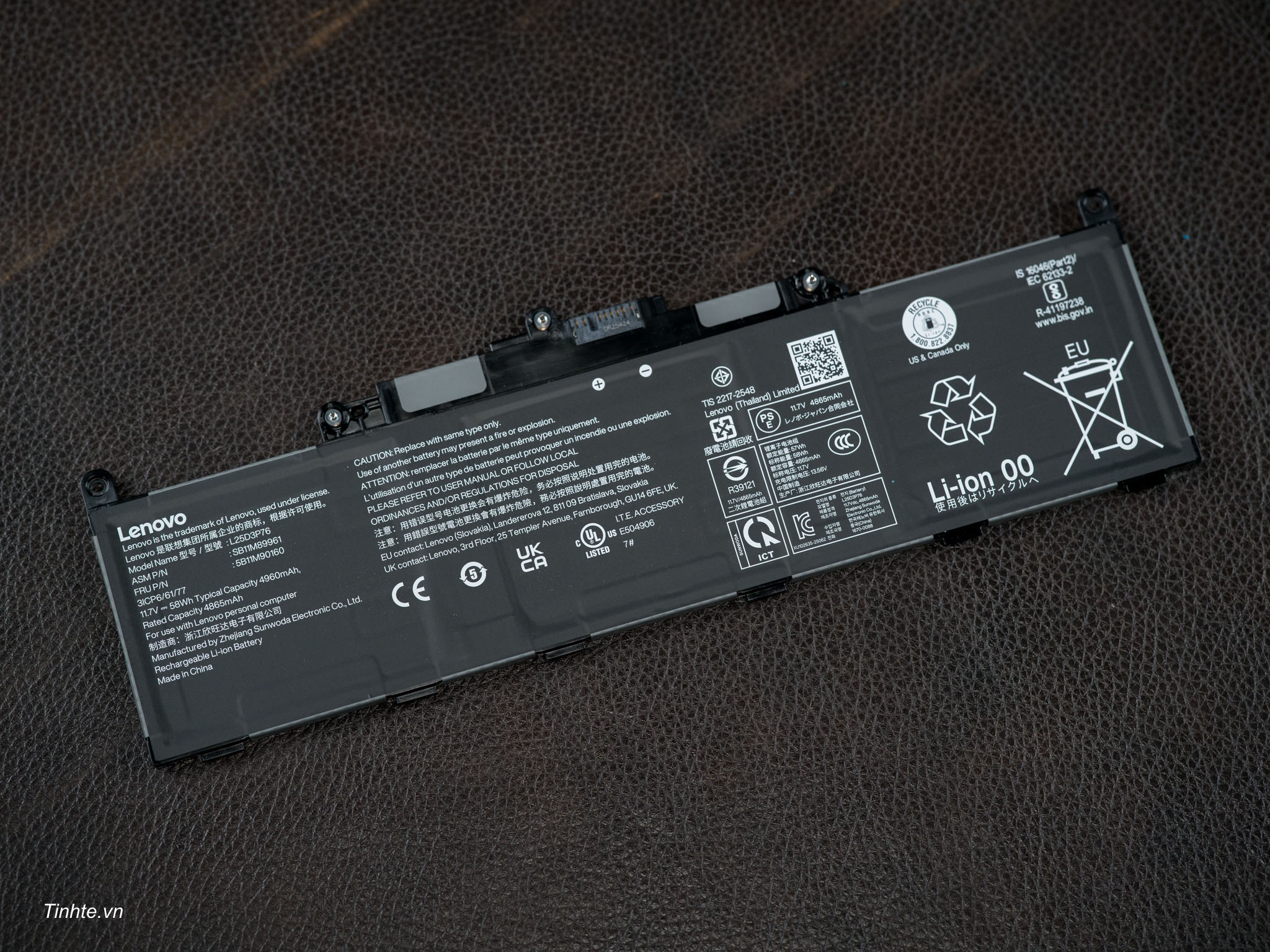 Lenovo-thinkpad-carbon-x1-gen14-aura-editino-teardown-tinhte-cuhiep-14.jpg
