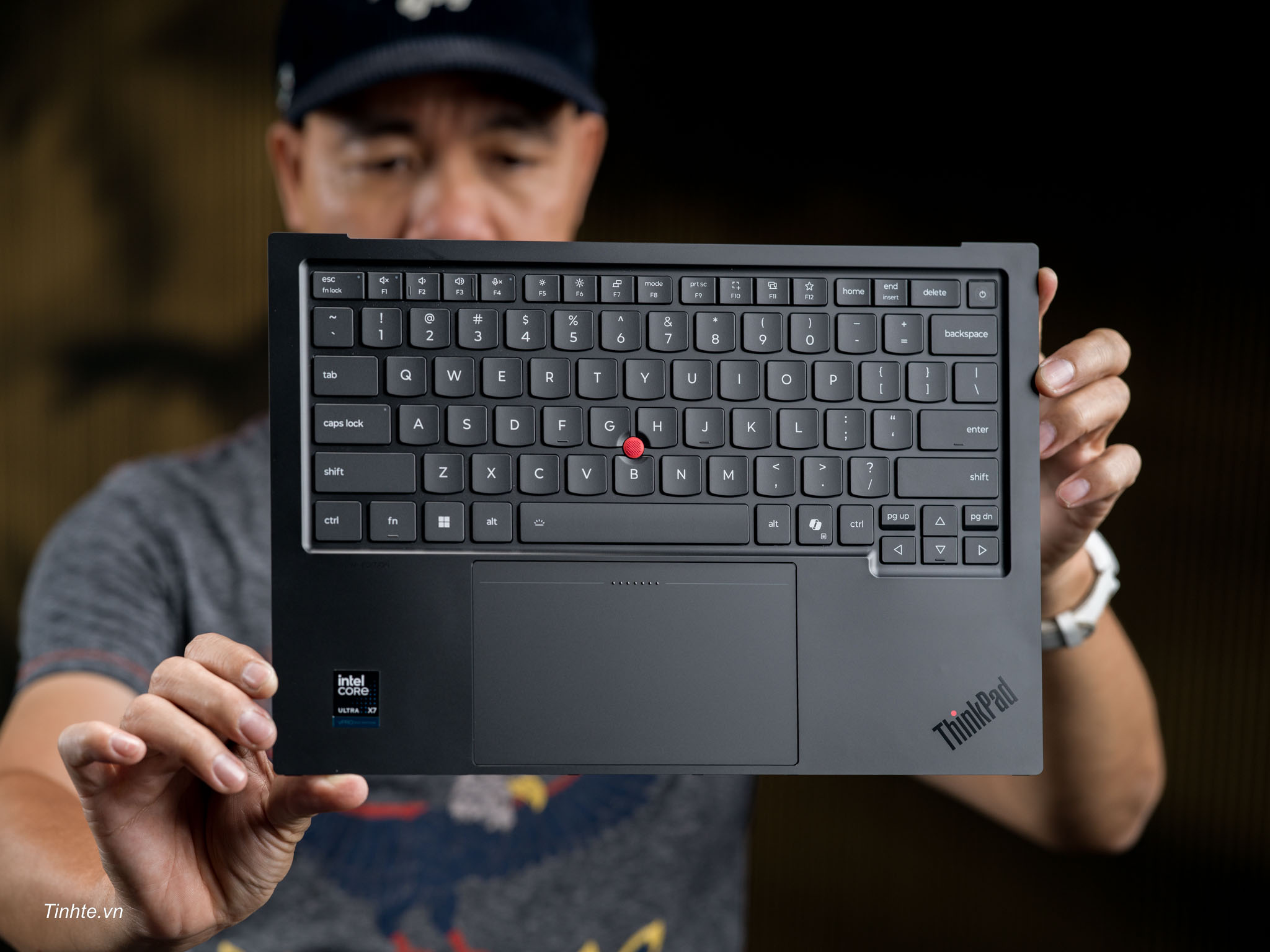 Lenovo-thinkpad-carbon-x1-gen14-aura-editino-teardown-tinhte-cuhiep-42.jpg