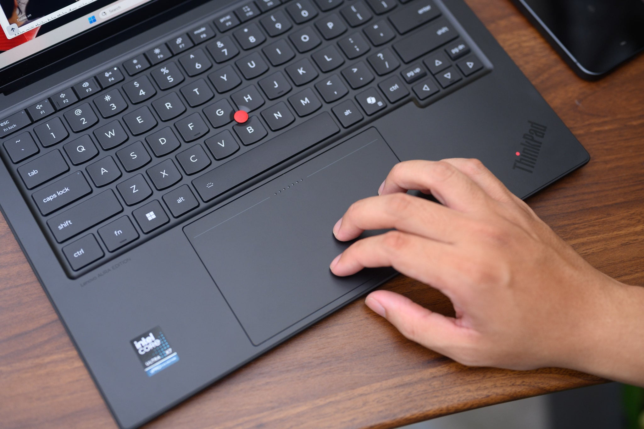 tinhte-huy-thinkpad-x1-carbon-gen-14-12.jpg