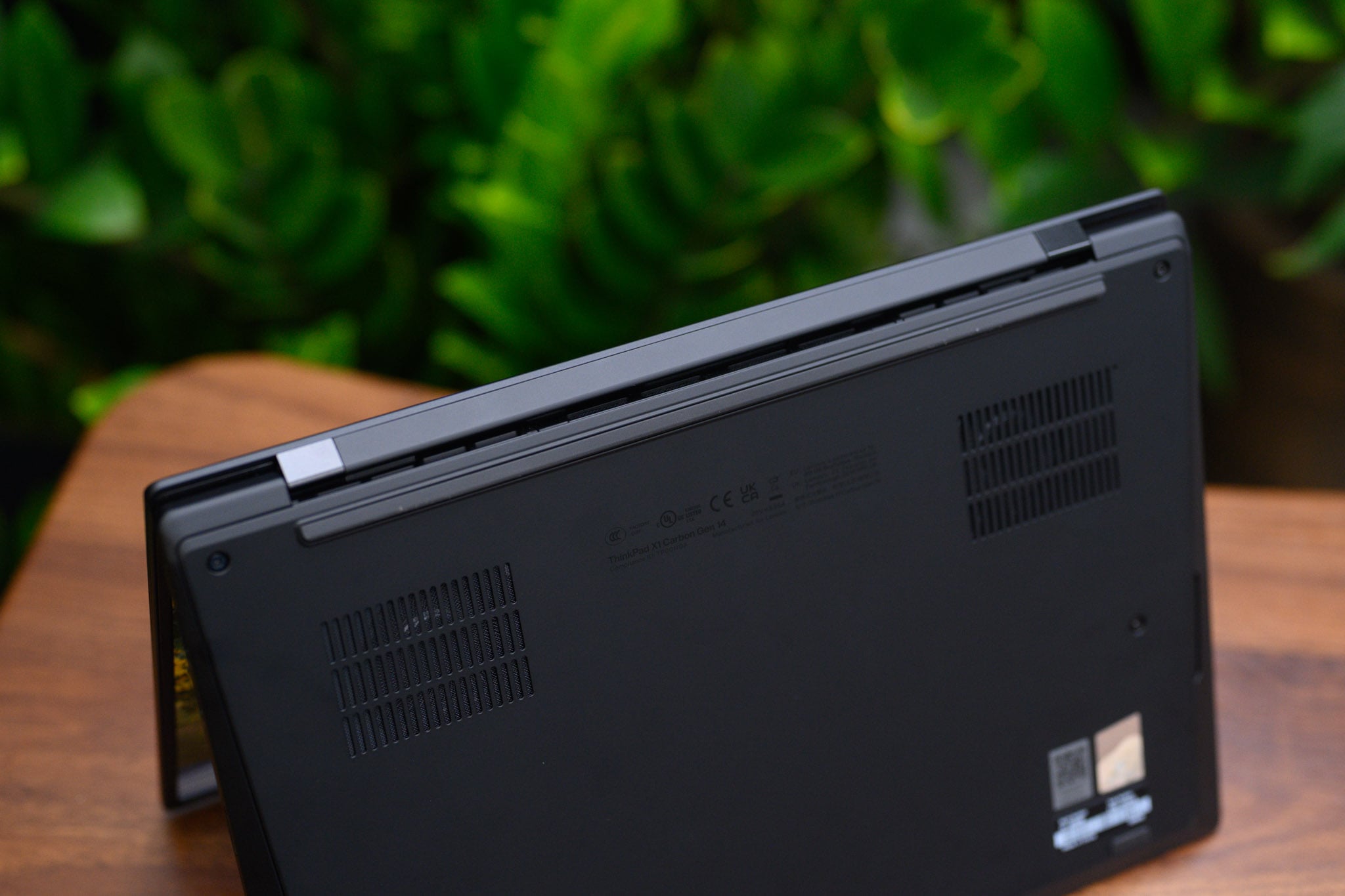 tinhte-huy-thinkpad-x1-carbon-gen-14-04.jpg