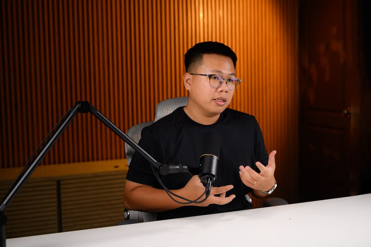 tinhte-khang-tren-tay-razer-seiren-v3-pro-38.jpg