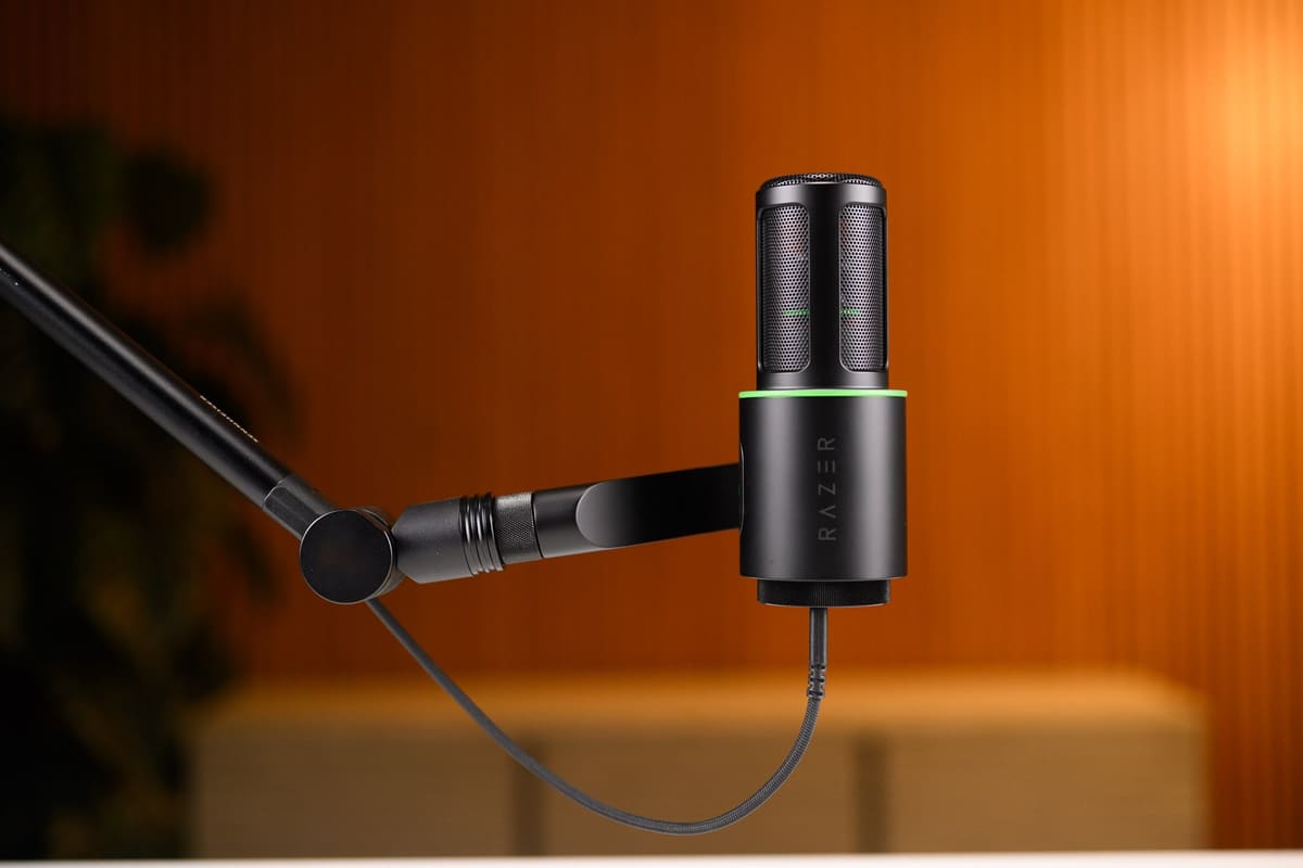 tinhte-khang-tren-tay-razer-seiren-v3-pro-15.jpg