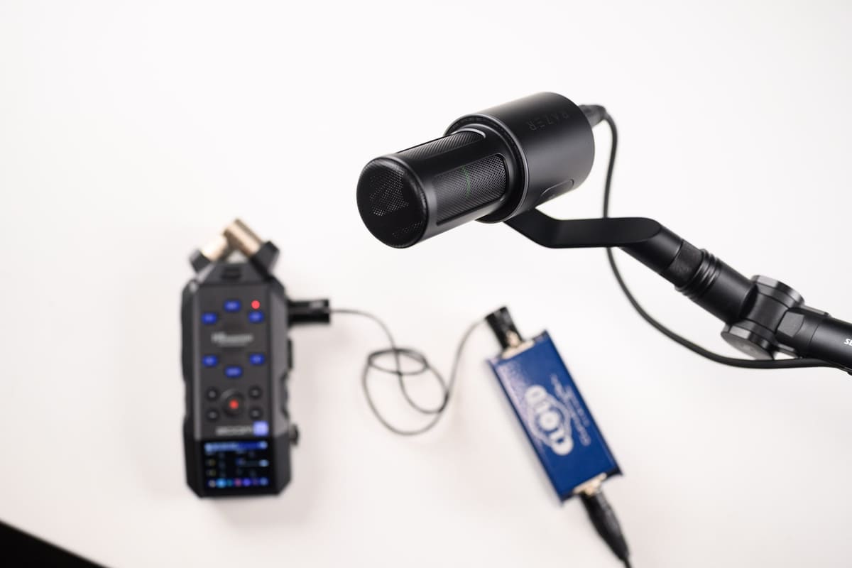 tinhte-khang-tren-tay-razer-seiren-v3-pro-12.jpg