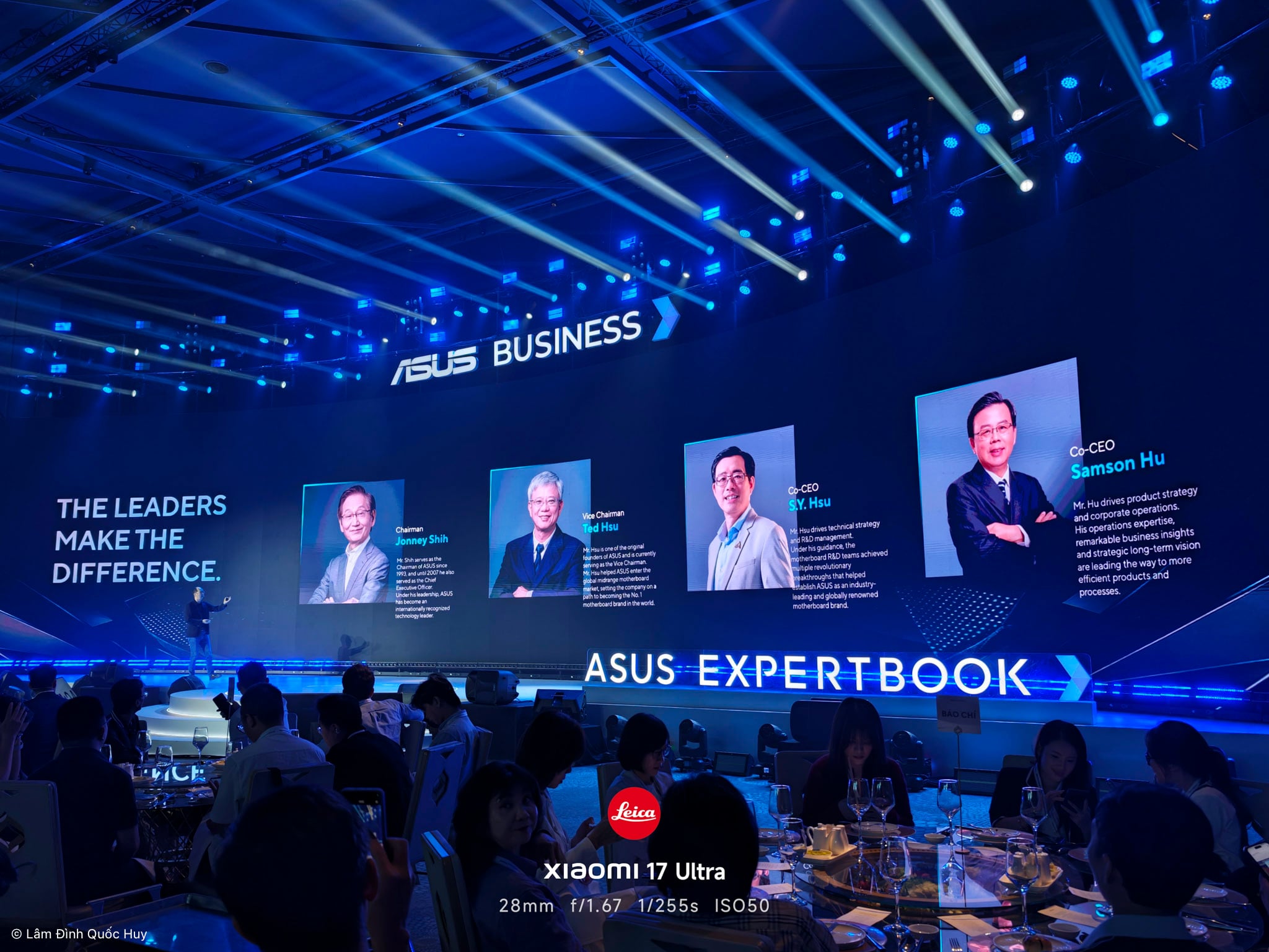 Su kien ASUS ExpertBook Ultra anh chup bang Xiaomi 17 Ultra-26.jpg