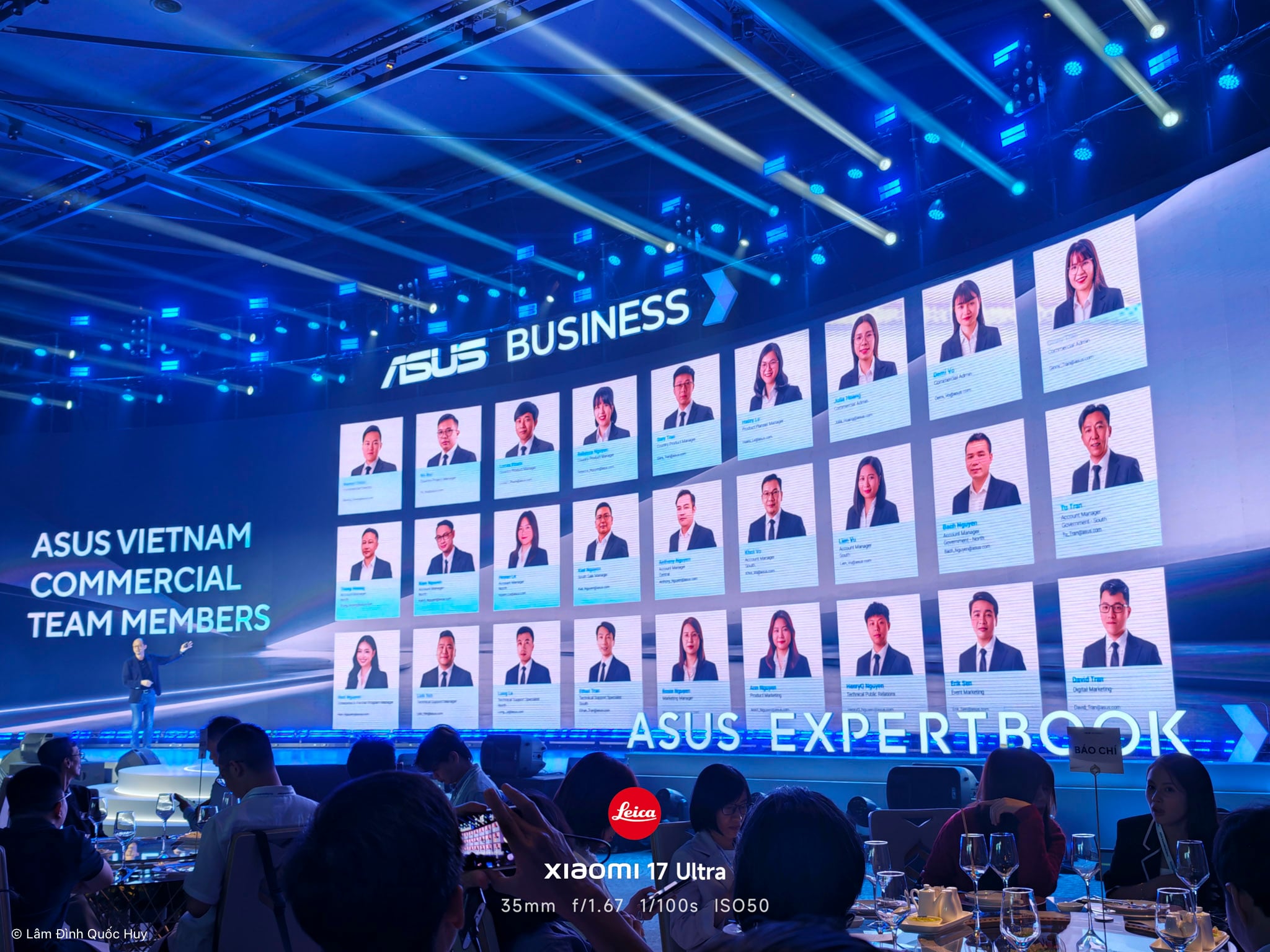 Su kien ASUS ExpertBook Ultra anh chup bang Xiaomi 17 Ultra-3.jpg