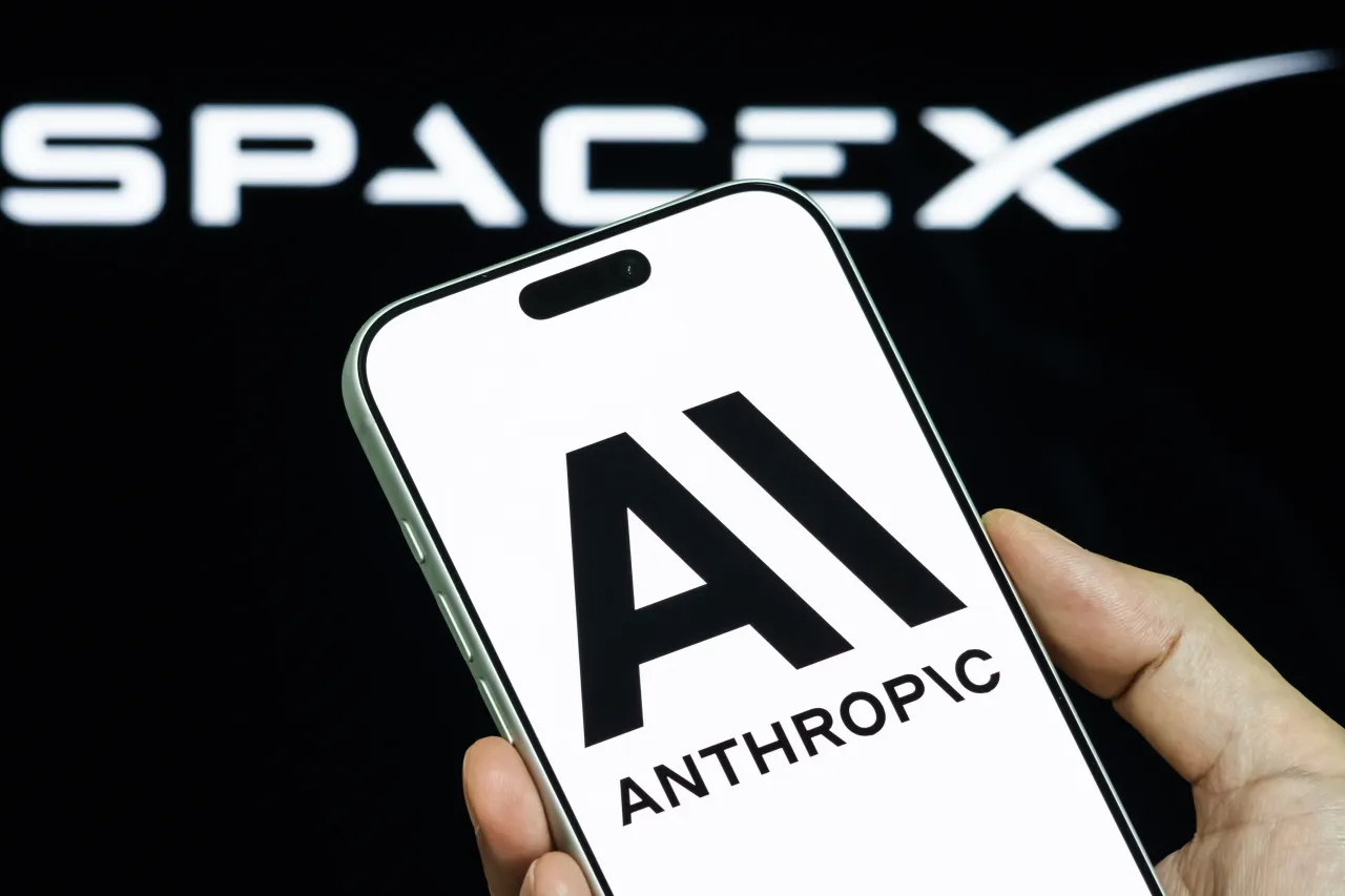SpaceX làm tên lửa nhưng lại thu tiền tỉ khi cung cấp điện toán AI cho Google và Anthropic