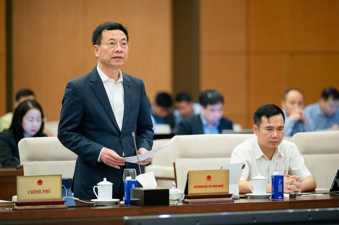 Bộ trưởng Khoa học và Công nghệ Nguyễn Mạnh Hùng phát biểu tại phiên họp. Ảnh: Cổng TTĐT Quốc hội