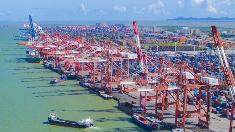 Trung Quốc tích hợp AI vào vận hành cảng tự động