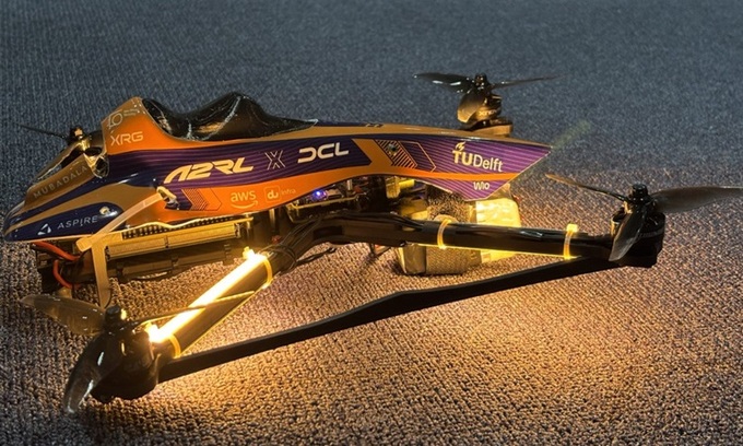 Drone thiết kế bởi nhà tổ chức A2RL và DCL để các đội AI và phi công sử dụng. Ảnh: Đại học Công nghệ Delft