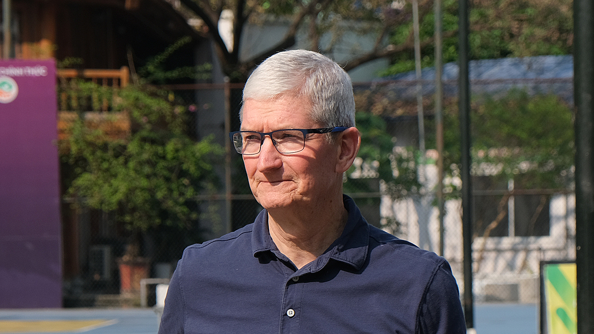 CEO Apple Tim Cook. Apple xác nhận giá thiết bị sắp tăng do chi phí chip nhớ leo thang. Ảnh: VnExpress