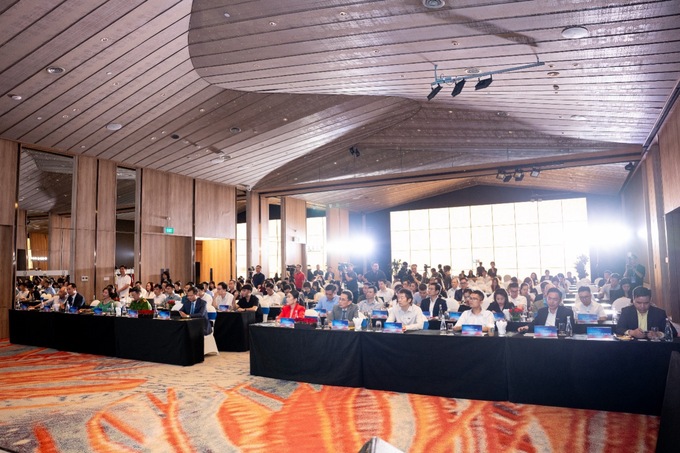 Họp báo AI thực chiến mùa 2 thu hút sự quan tâm của các giáo sư, nhà khoa học và chuyên gia AI đầu ngành trong nước và quốc tế. Ảnh: Techcombank