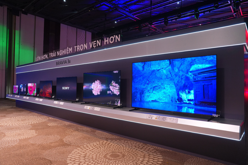 Mẫu Bravia 3 II từ 43 đến 100 inch, trong đó bản 100 inch lần đầu được Sony giới thiệu tại thị trường Việt Nam. Ảnh: Sony